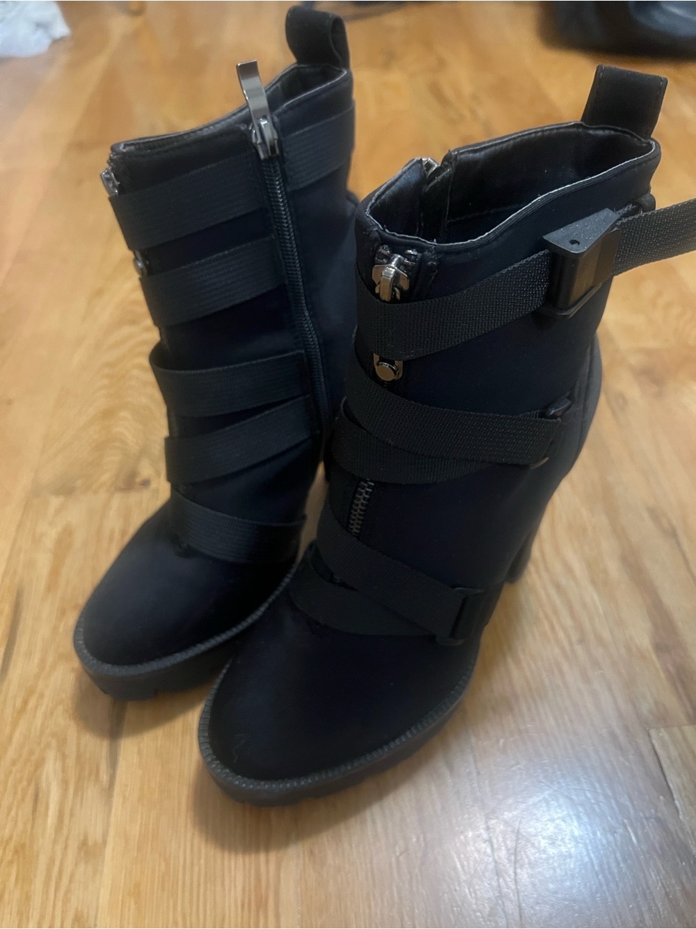 Simmons London - Women's Black Strappy Ankle Boots